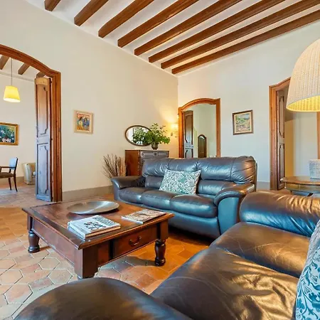 Casa L'abadia De Santes Creus, Tarragona. *