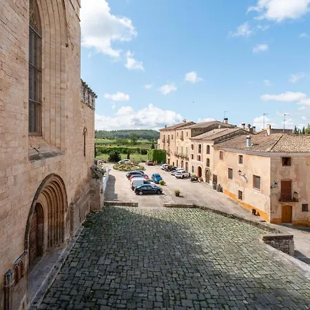 Casa L'abadia De Santes Creus, Tarragona. *